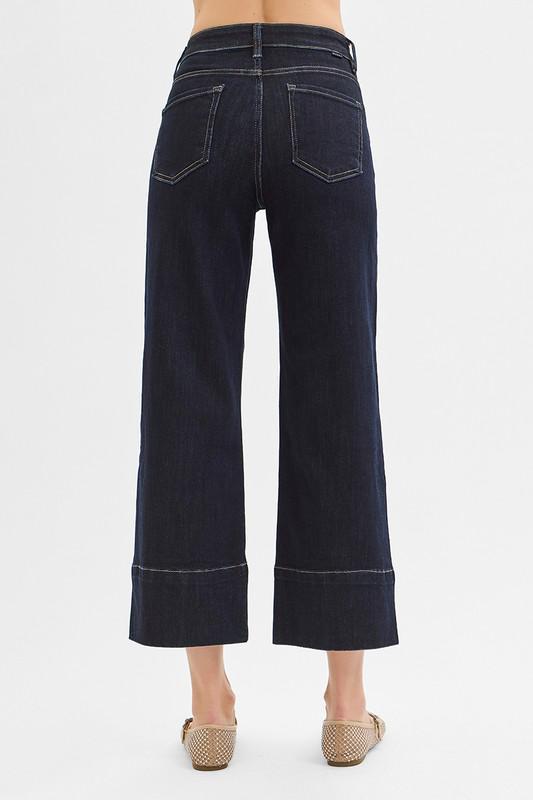 Risen Dark HR Crop Wide Seam Detailed