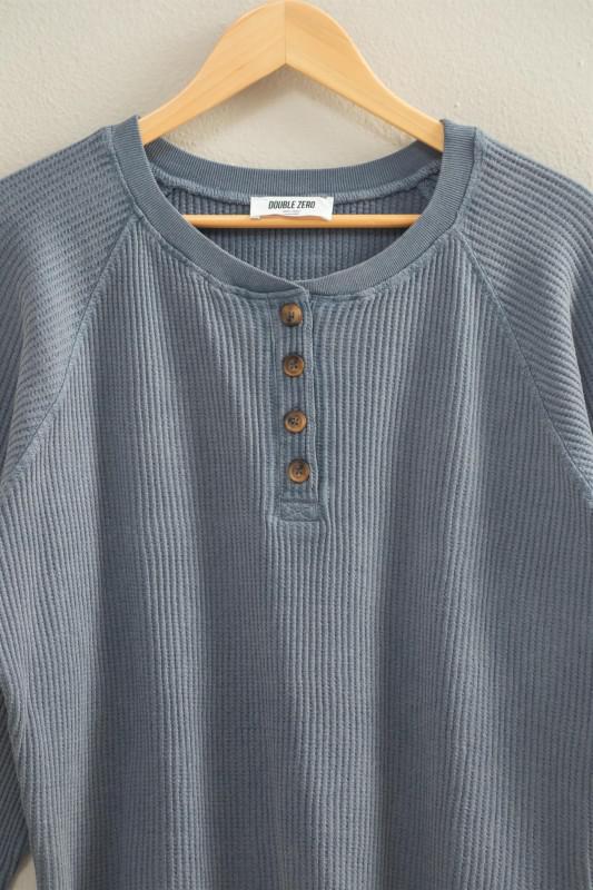Mineral Washed Henley Waffle Raglan Sleeve Top