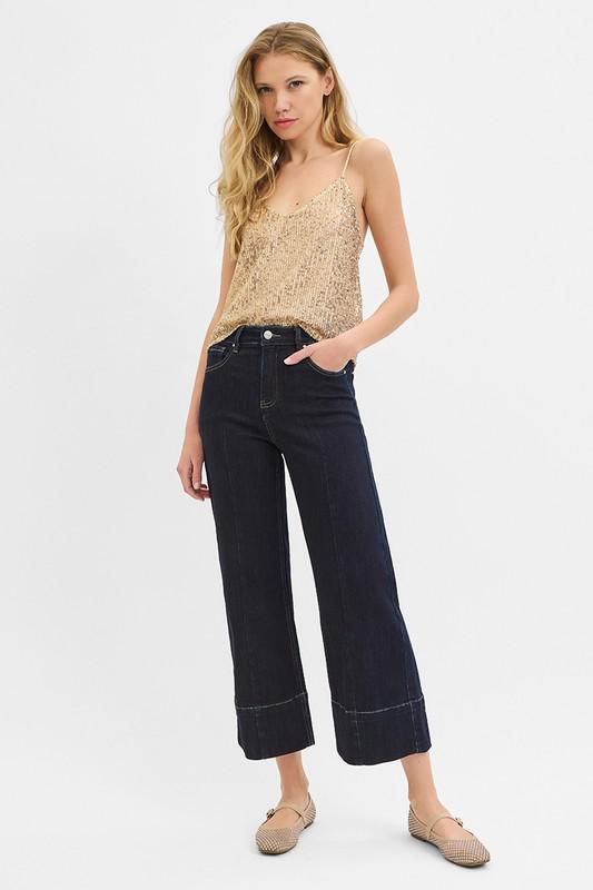 Risen Dark HR Crop Wide Seam Detailed
